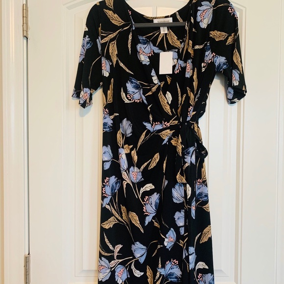 Motherhood Maternity Leaf Printed Wrap Dress NWT - Picture 5 of 11